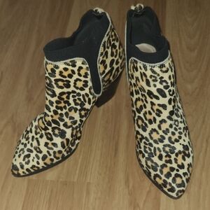 Bella-Vita Leopard Print Ankle Boots